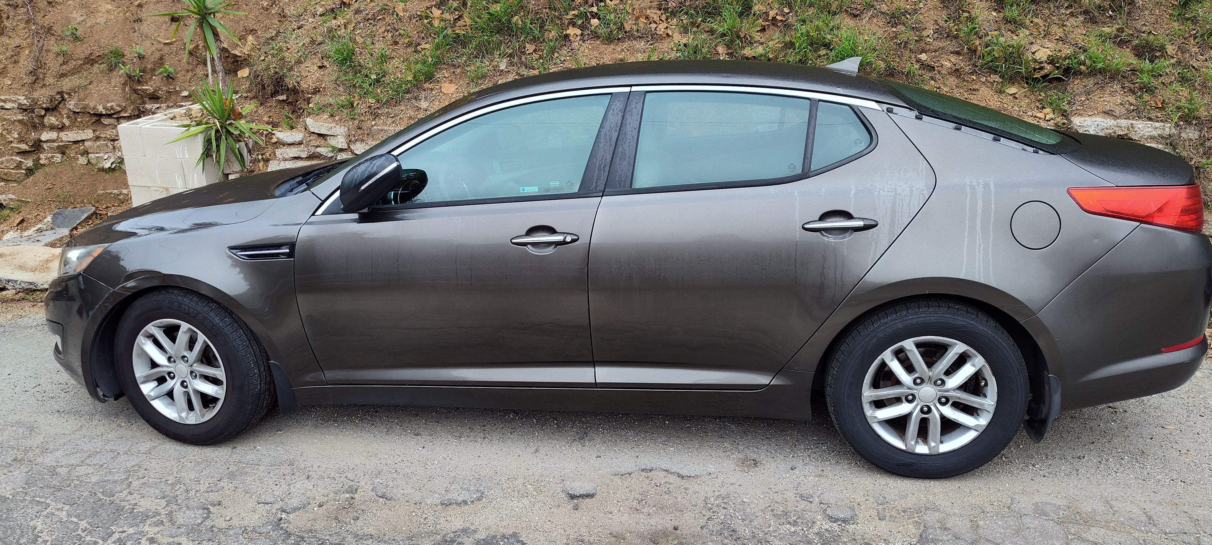 Used 2013 Kia Optima LX w/ Convenience Plus Pkg FWD image 2