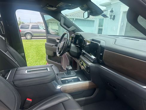 Used 2022 Chevrolet Silverado 1500 High Country w/ Max Trailering Package AWD/4WD image 12