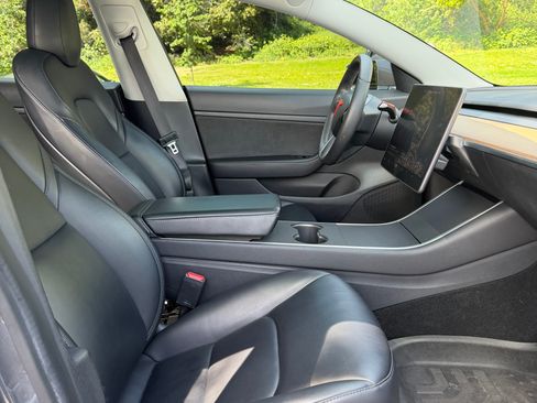Used 2020 Tesla Model 3 Standard Range Plus RWD image 12