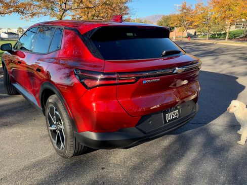 Used 2025 Chevrolet Equinox EV LT image 5