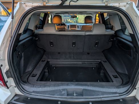 Used 2010 Jeep Grand Cherokee Laredo w/ Sun/Sound Group image 12