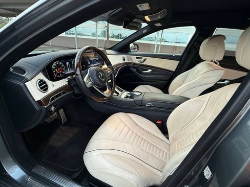 Used 2019 Mercedes-Benz S 560 Sedan image 20