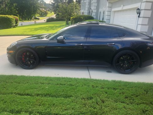 Used 2018 Porsche Panamera RWD image 5