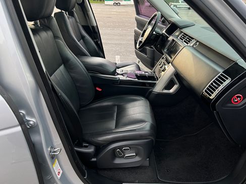 Used 2014 Land Rover Range Rover HSE image 11