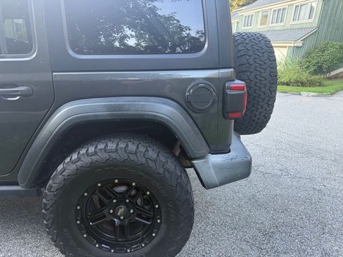 Used 2018 Jeep Wrangler Unlimited Sport AWD/4WD image 5