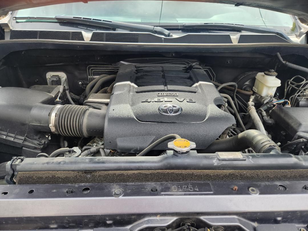 Used 2015 Toyota Tundra SR5 AWD/4WD image 2