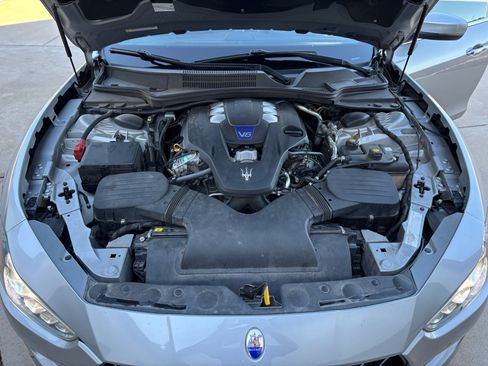Used 2018 Maserati Ghibli S image 18