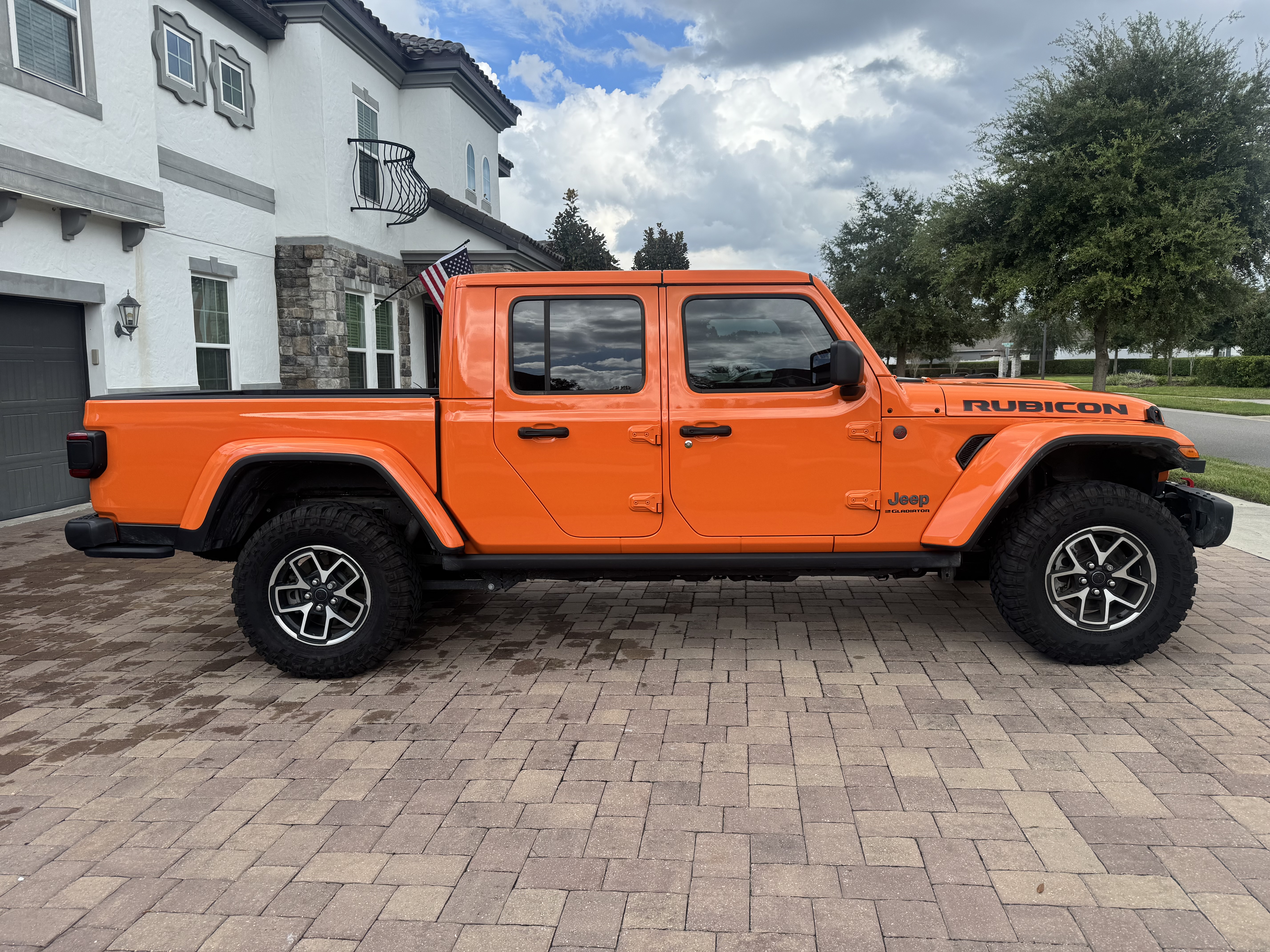 Used 2025 Jeep Gladiator Rubicon AWD/4WD image 8