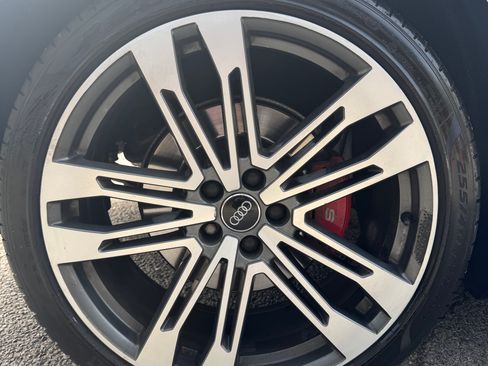 Used 2018 Audi SQ5 Prestige w/ Prestige Package image 6