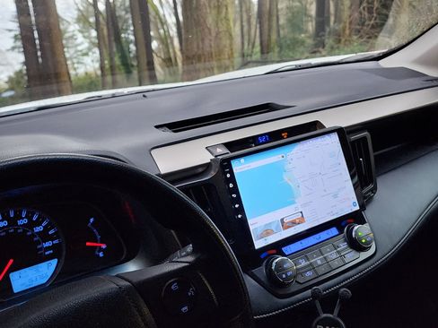 Used 2013 Toyota RAV4 XLE image 11