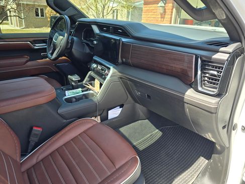 Used 2023 GMC Sierra 1500 Denali Ultimate image 6