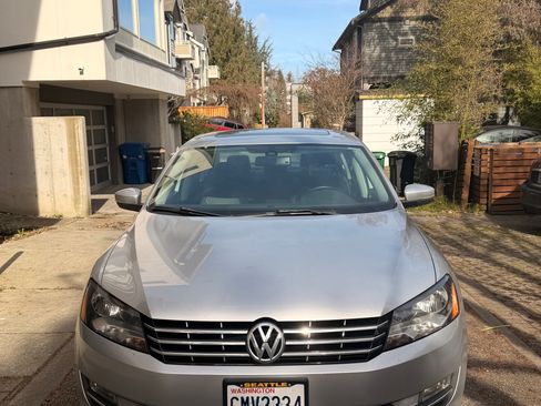 Used 2014 Volkswagen Passat 1.8T SEL Premium image 13