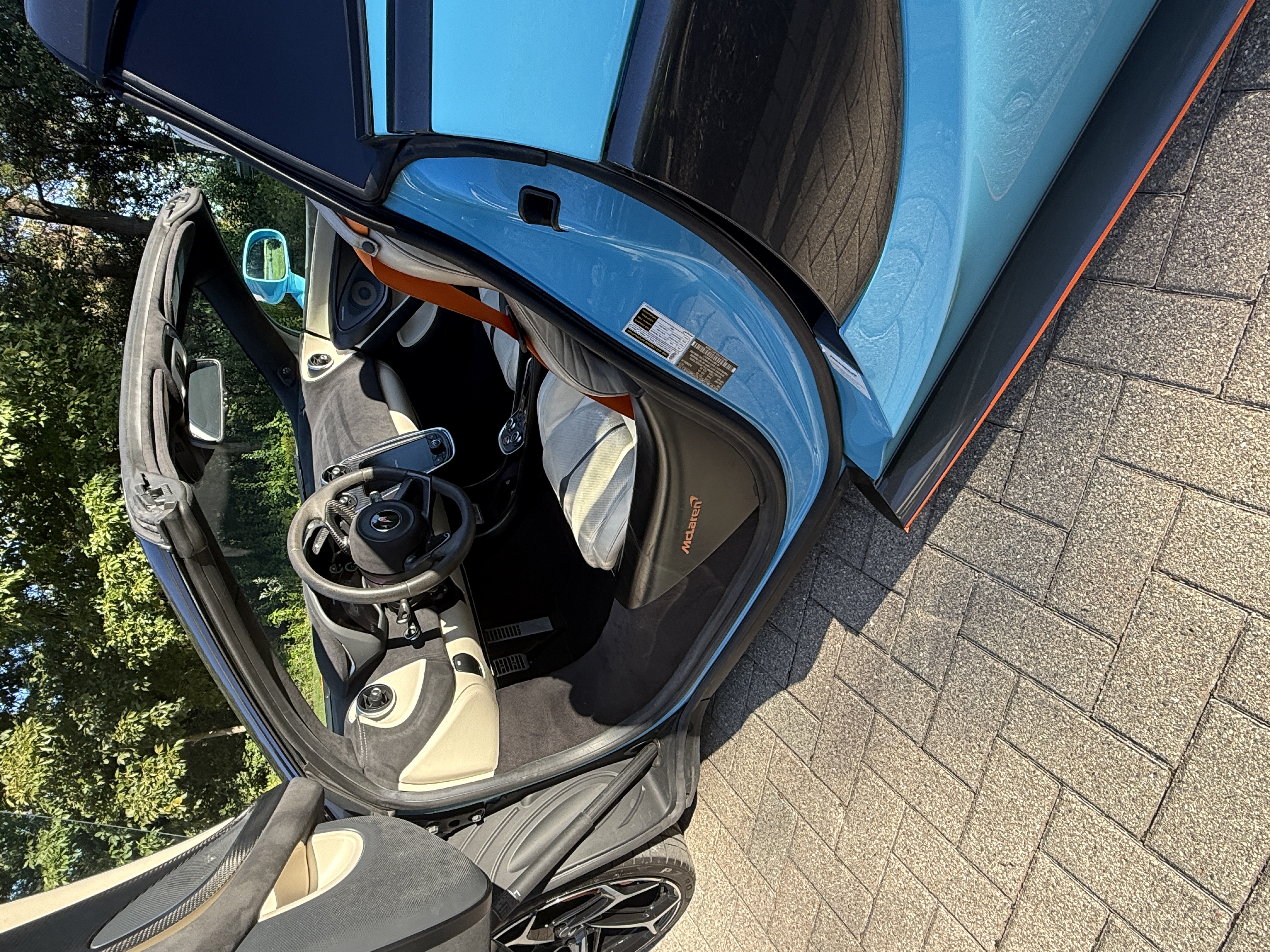 Used 2018 McLaren 570S Spider RWD image 11