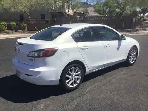 Used 2012 MAZDA MAZDA3 i Grand Touring w/ Tech Pkg image 4