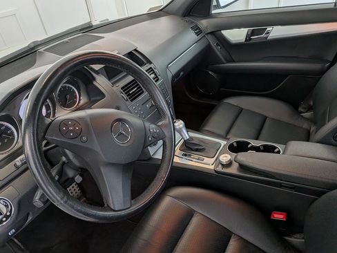 Used 2009 Mercedes-Benz C 300 4MATIC Sedan image 4