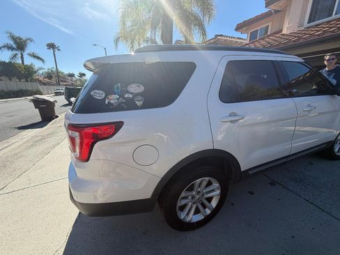 Used 2017 Ford Explorer XLT w/ Equipment Group 202A image 6