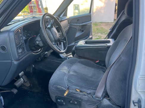 Used 2002 Chevrolet Silverado 2500 LS w/ Off-Road Skid Plate Pkg image 6