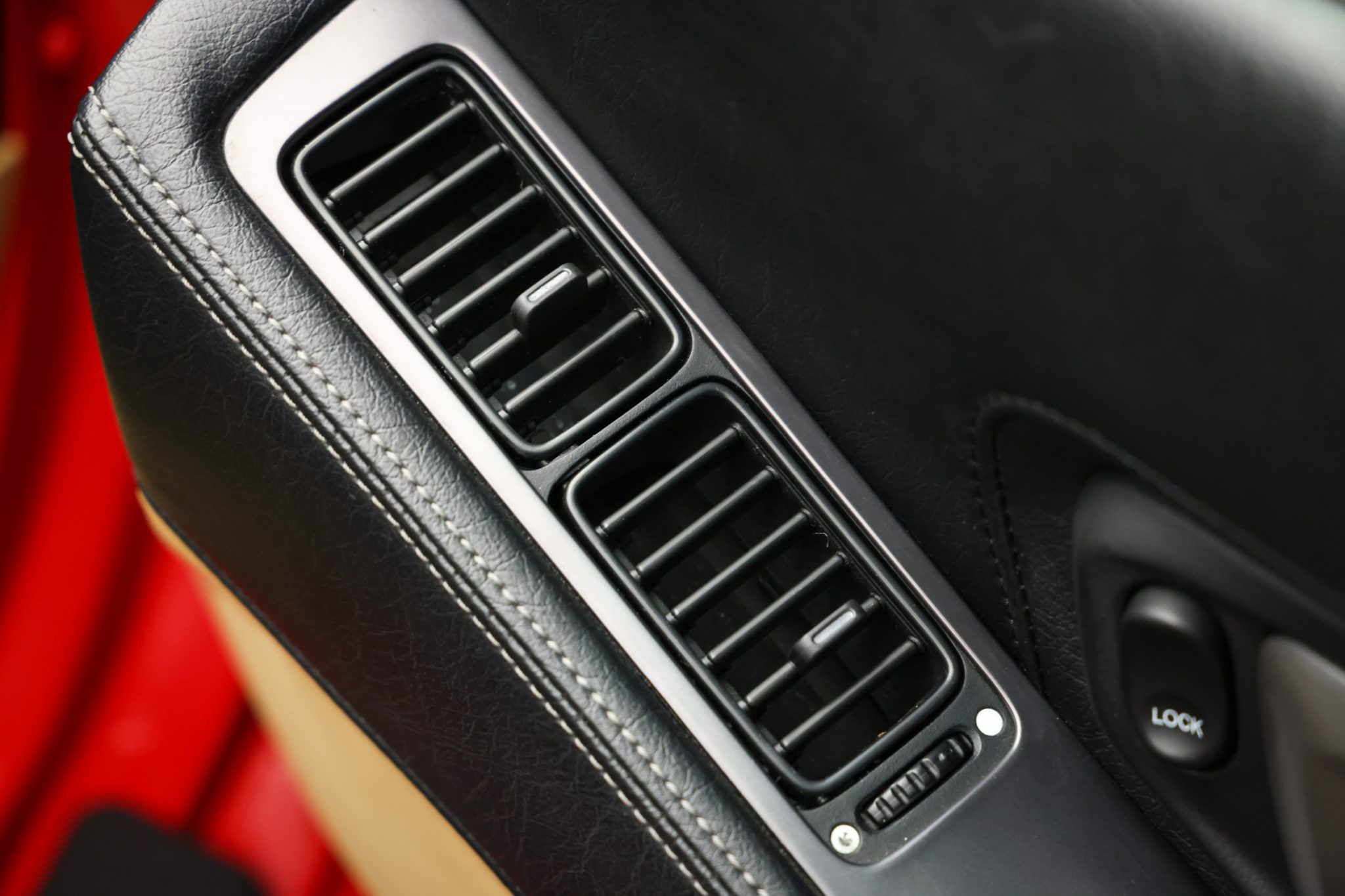 Used 2002 Acura NSX T RWD image 25