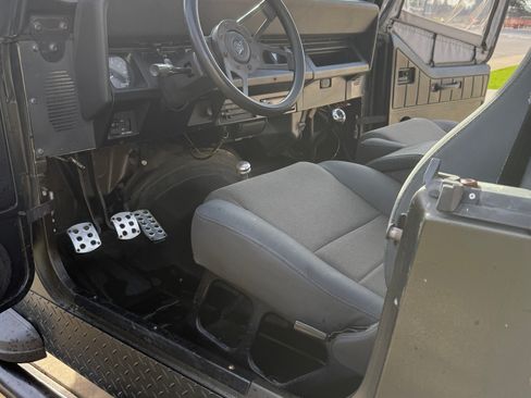Used 1993 Jeep Wrangler S image 12