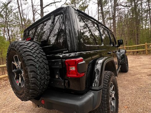 Used 2022 Jeep Wrangler Unlimited Rubicon w/ Steel Bumper Group AWD/4WD image 5