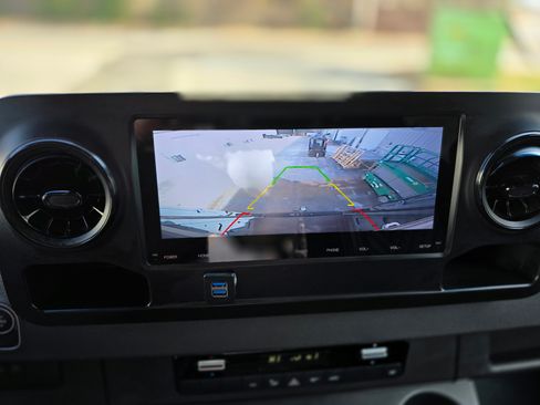 Used 2022 Mercedes-Benz Sprinter 3500 image 10