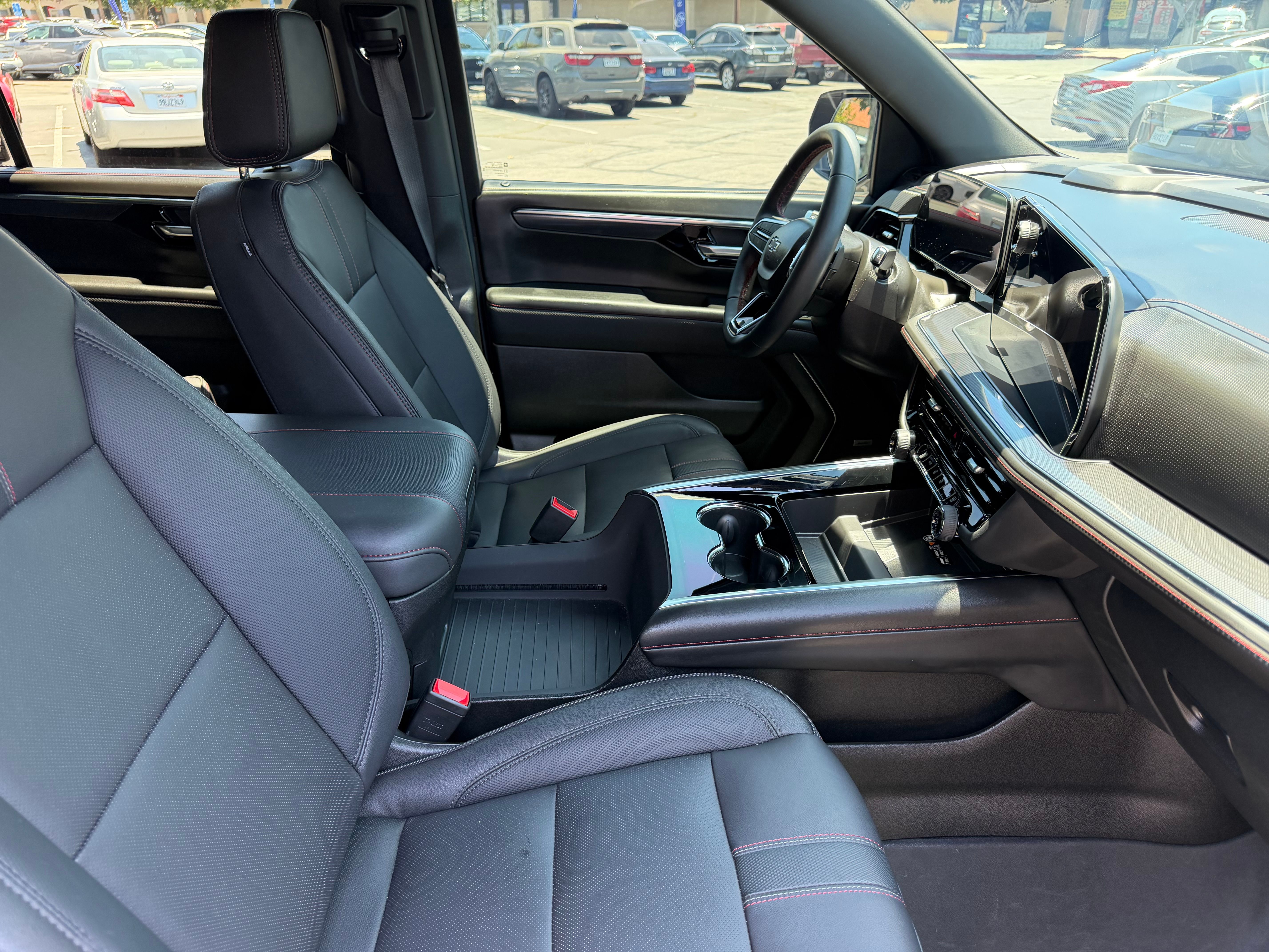 Used 2026 Chevrolet Tahoe RST w/ RST Capability Package AWD/4WD image 13