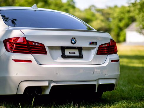 Used 2014 BMW M5 RWD image 11