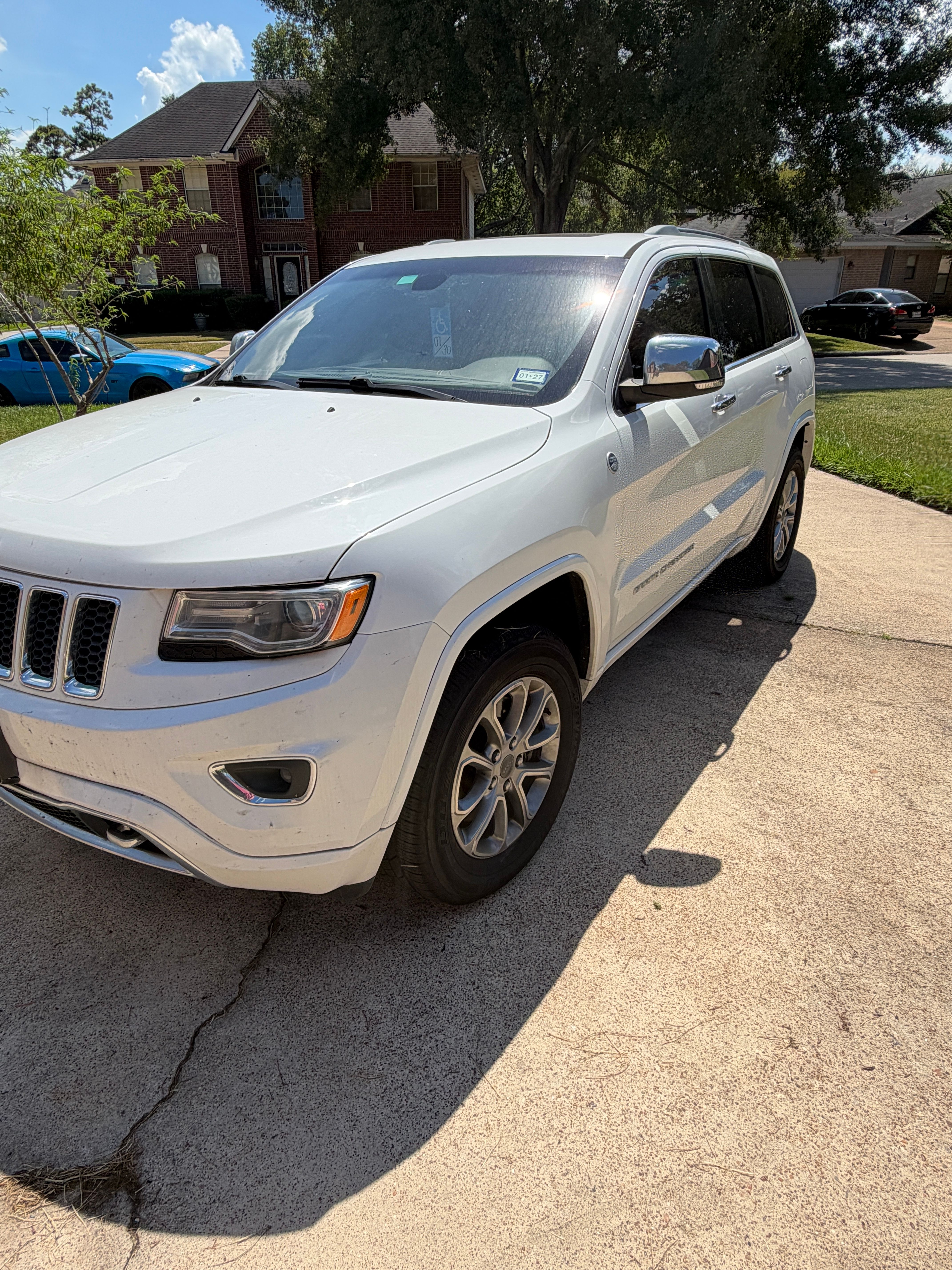 Used 2016 Jeep Grand Cherokee Overland AWD/4WD image 1