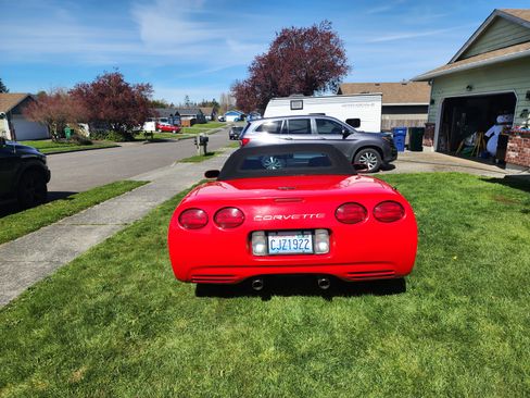 Used 1998 Chevrolet Corvette Convertible w/ Memory Pkg RWD image 5