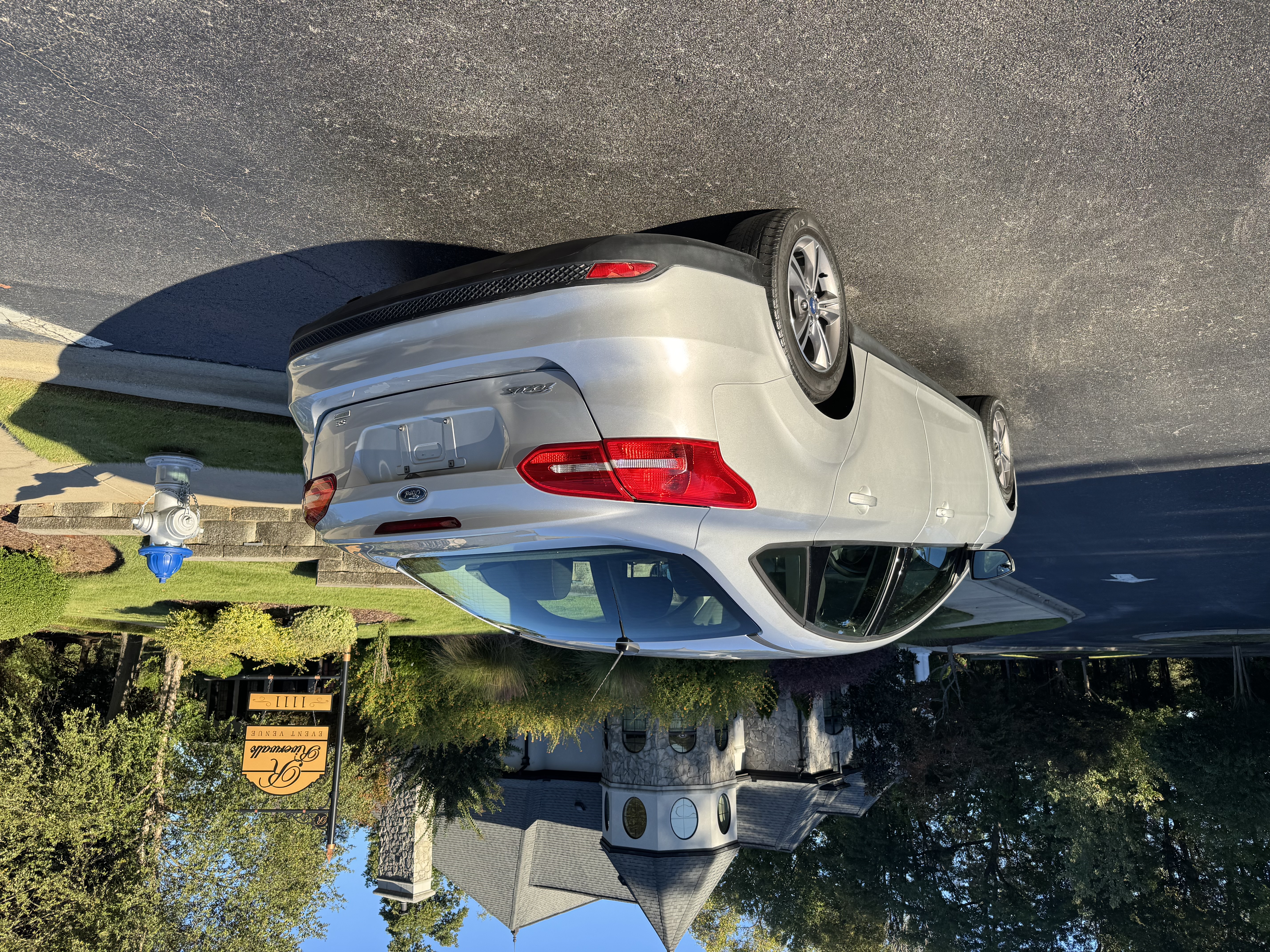 Used 2018 Ford Focus SE w/ SE Appearance Package FWD image 6