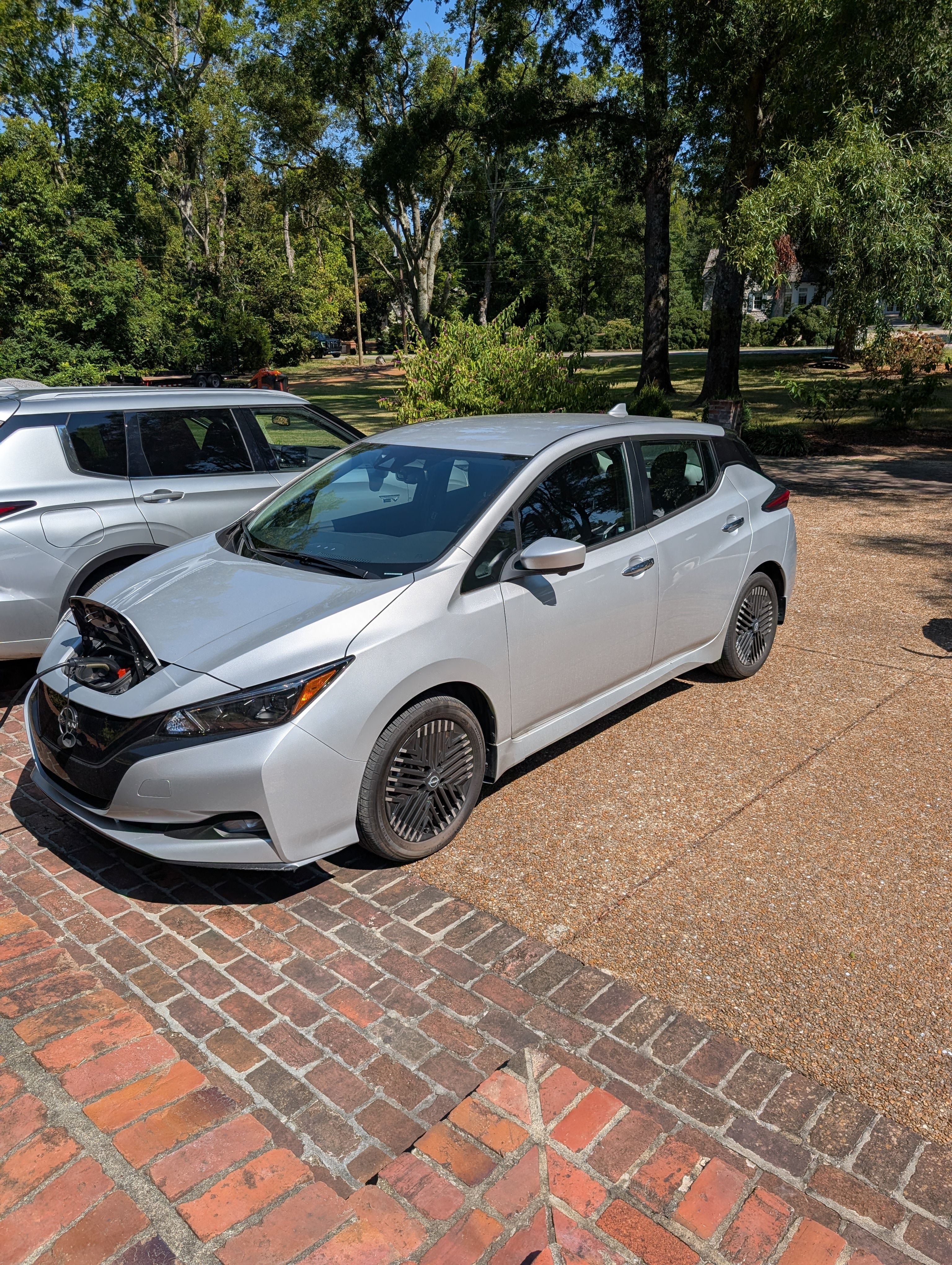 Used 2023 Nissan Leaf SV Plus FWD image 2