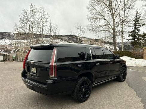 Used 2017 Cadillac Escalade ESV Platinum image 6