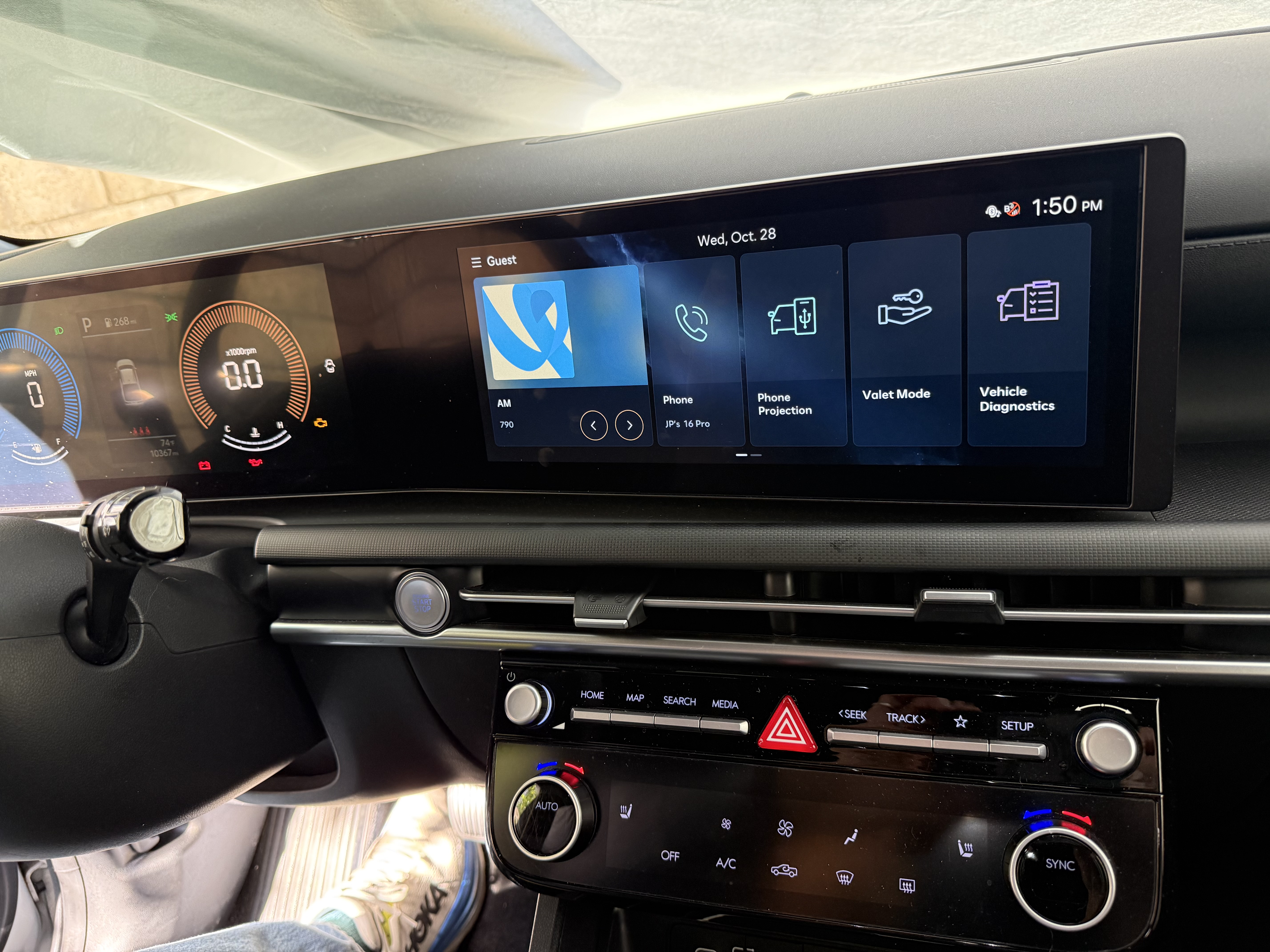 Used 2025 Hyundai Santa Cruz SEL FWD image 12