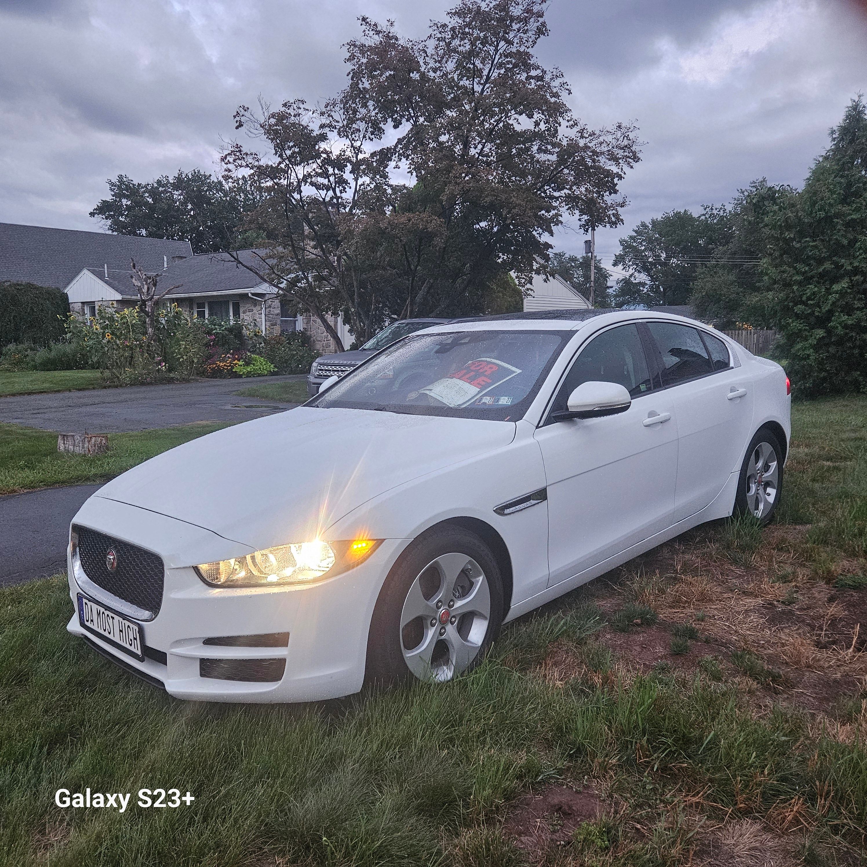 Used 2018 Jaguar XE RWD image 6