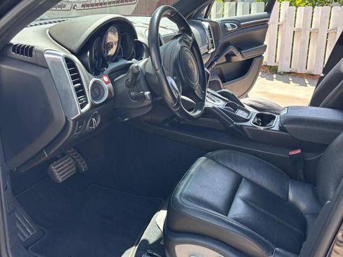 Used 2014 Porsche Cayenne S AWD/4WD image 8