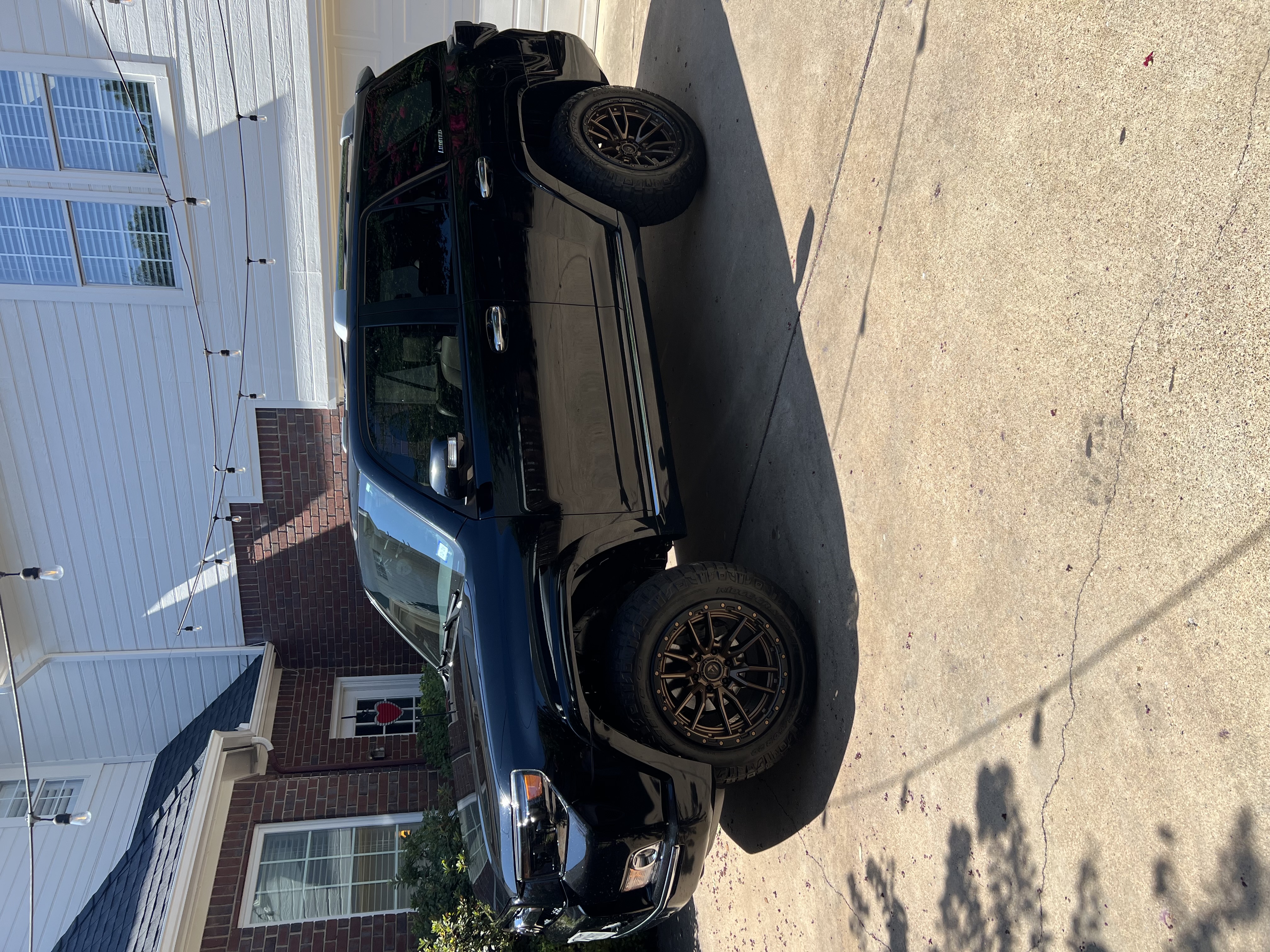 Used 2010 Toyota 4Runner Limited AWD/4WD image 8