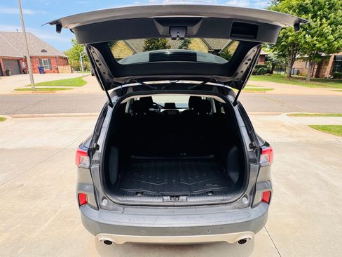Used 2021 Ford Escape SE FWD image 22
