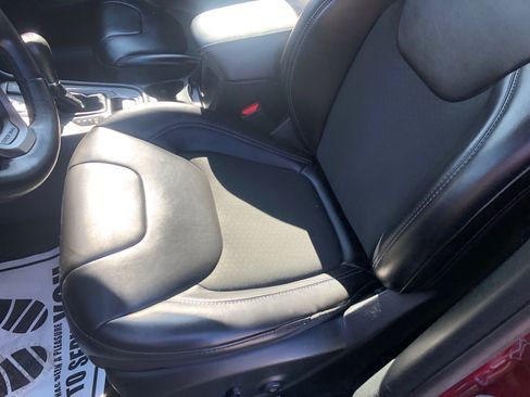 Used 2019 Jeep Cherokee Latitude Plus w/ Cold Weather Group image 8