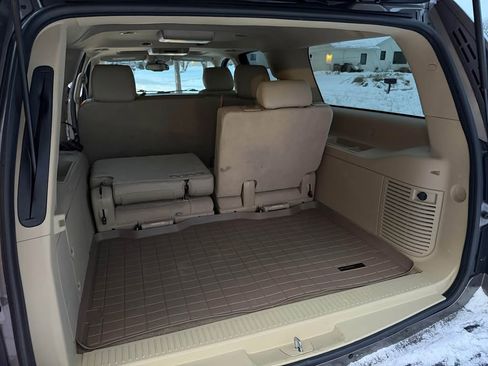 Used 2013 Chevrolet Suburban LTZ image 10