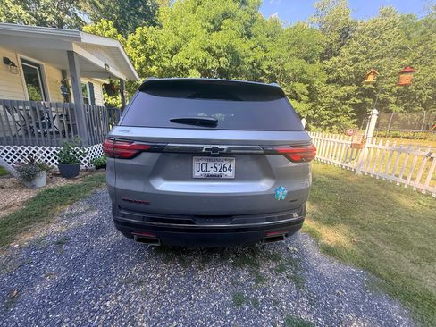 Used 2023 Chevrolet Traverse Premier w/ Redline Edition AWD/4WD image 2