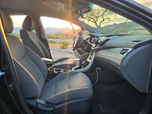 Used 2014 Hyundai Elantra SE w/ Option Group 02 image 10