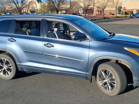 Used 2016 Toyota Highlander XLE image 4