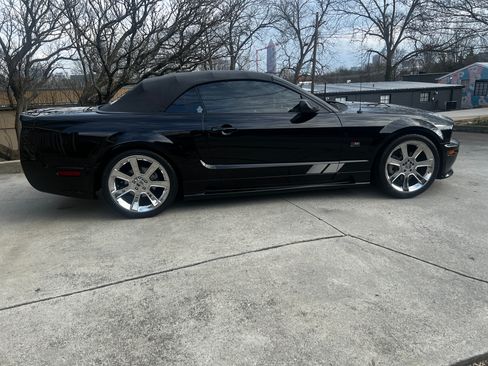 Used 2005 Ford Mustang GT Premium image 20