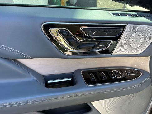 Used 2019 Lincoln Navigator Black Label w/ Cargo Package AWD/4WD image 14