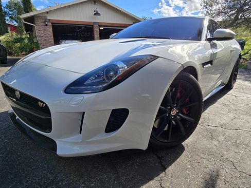 Used 2017 Jaguar F-TYPE S image 4