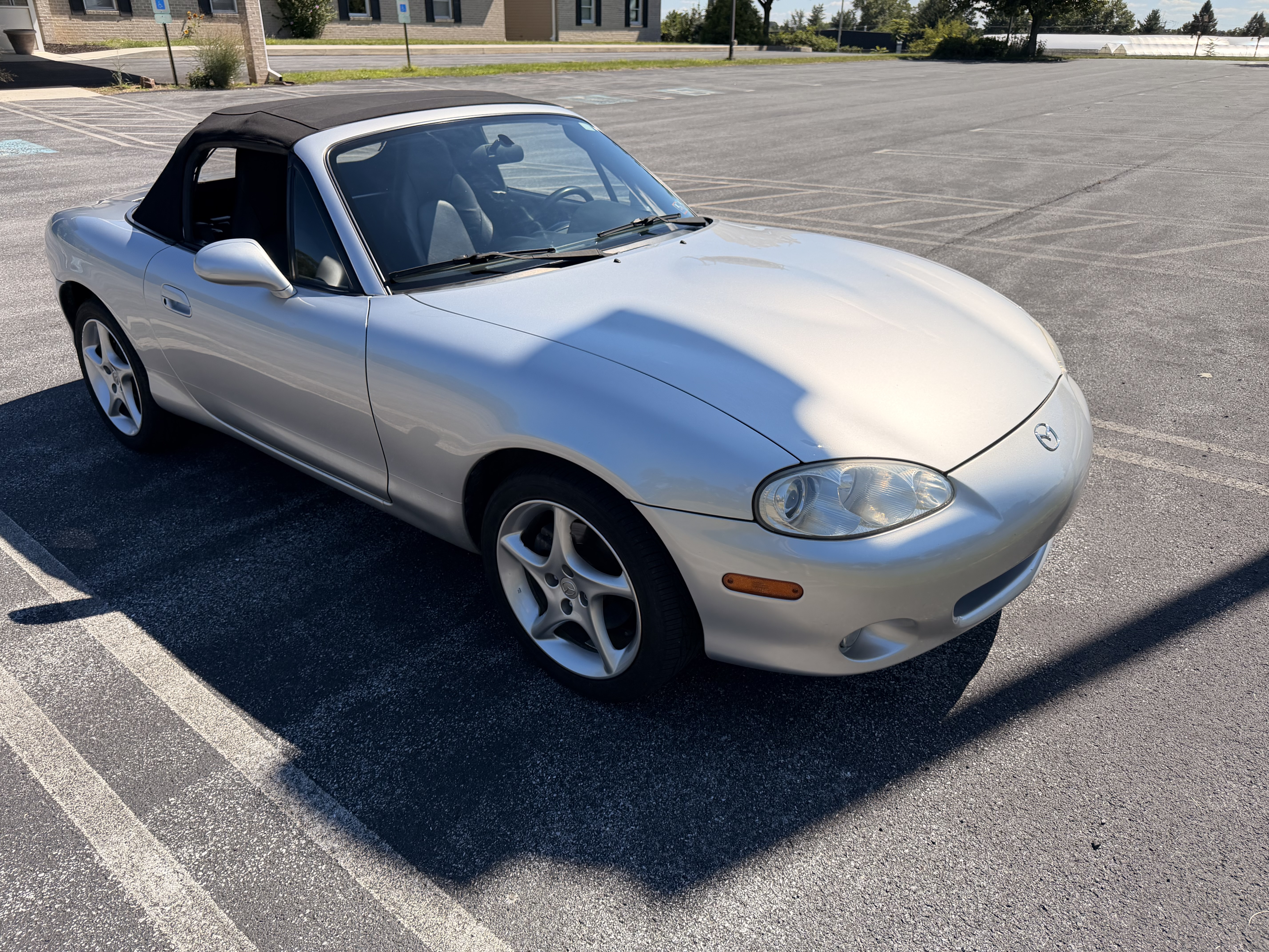Used 2003 MAZDA MX-5 Miata LS RWD image 5
