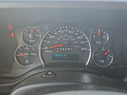 Used 2019 Chevrolet Express 3500 Extended RWD image 5