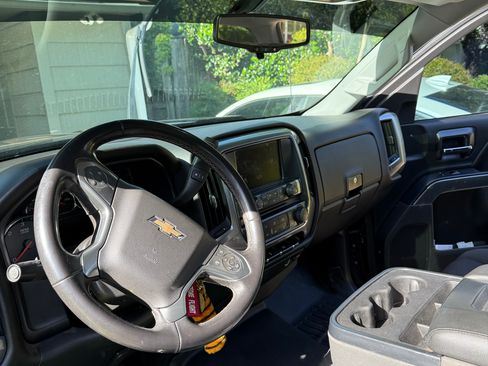 Used 2017 Chevrolet Silverado 1500 LT AWD/4WD image 13
