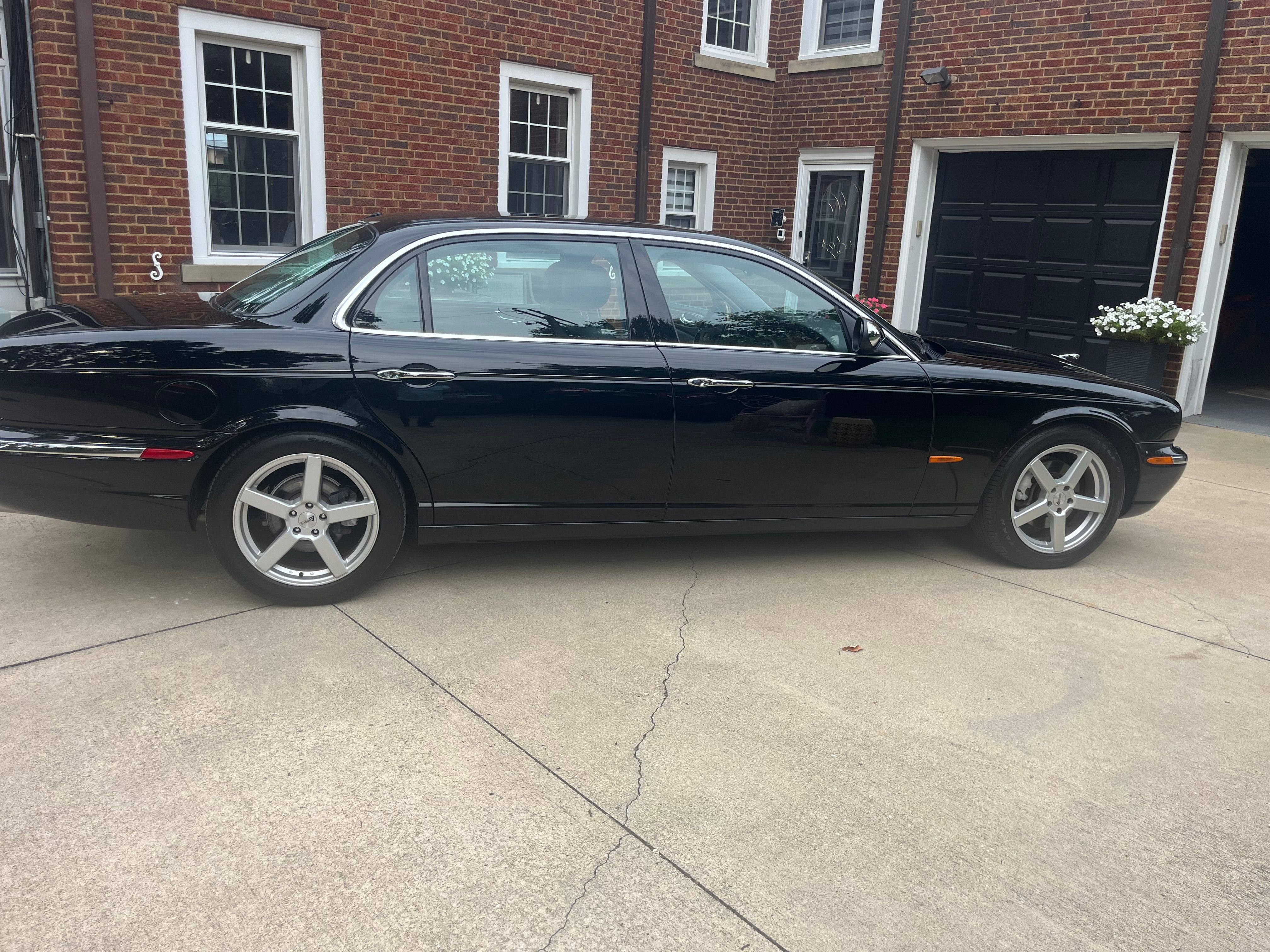 Used 2005 Jaguar XJ Vanden Plas RWD image 12