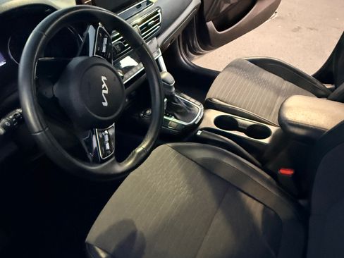 Used 2023 Kia Seltos S image 6